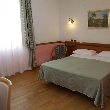 Hotel Santa Prassede Roma Habitación foto